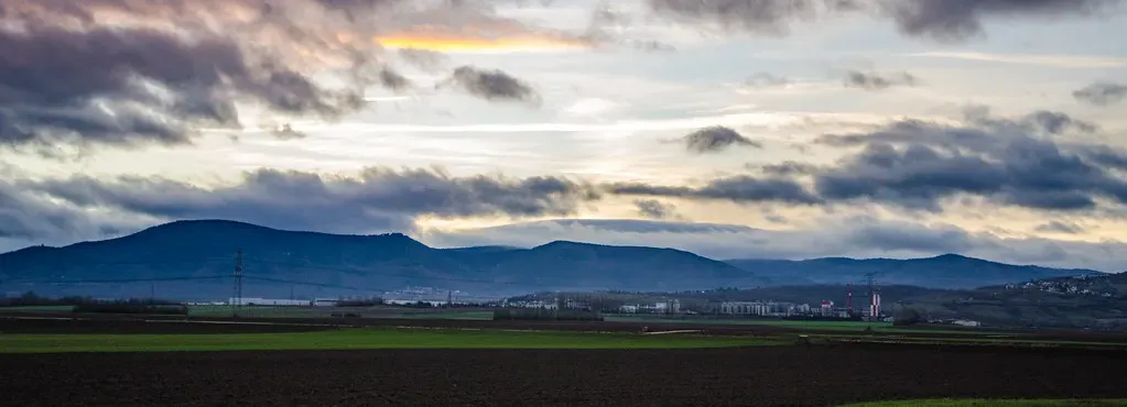 La zone industrielle d’Obernai au pied des Vosges
